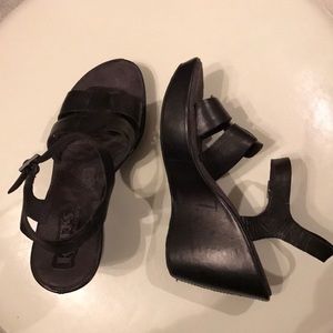 Kork Ease Size 9M wedges